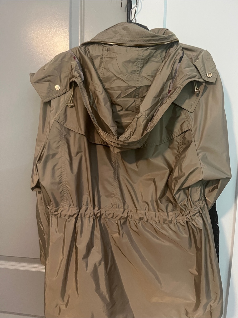 Burberry Women's Beige Utility Parka with Check Lining - Picture 5 of 6